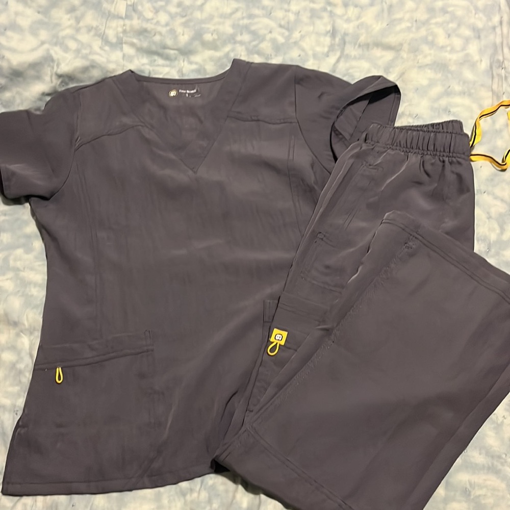 *NWOT* Wonderwink Scrub Set